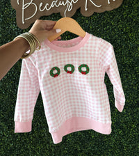 Holiday Wreaths: Pink Pullover