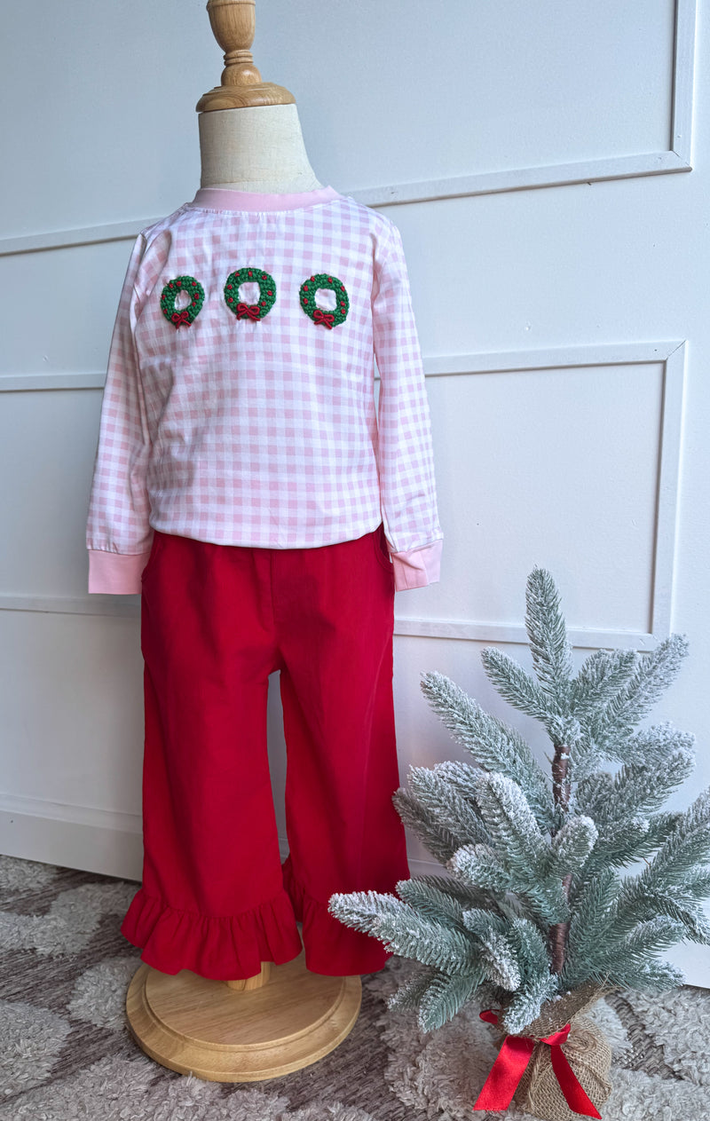 Holiday Wreaths: Pink Pullover