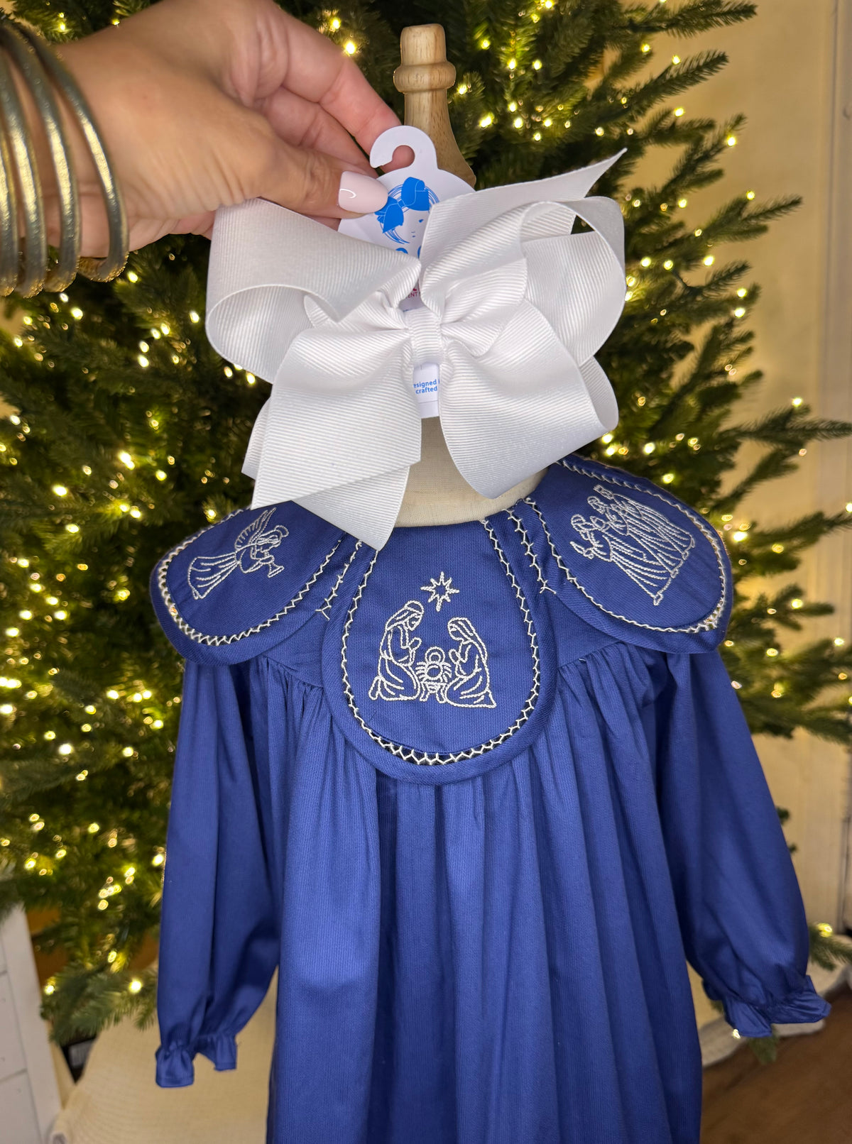 O' Holy Night: Dress