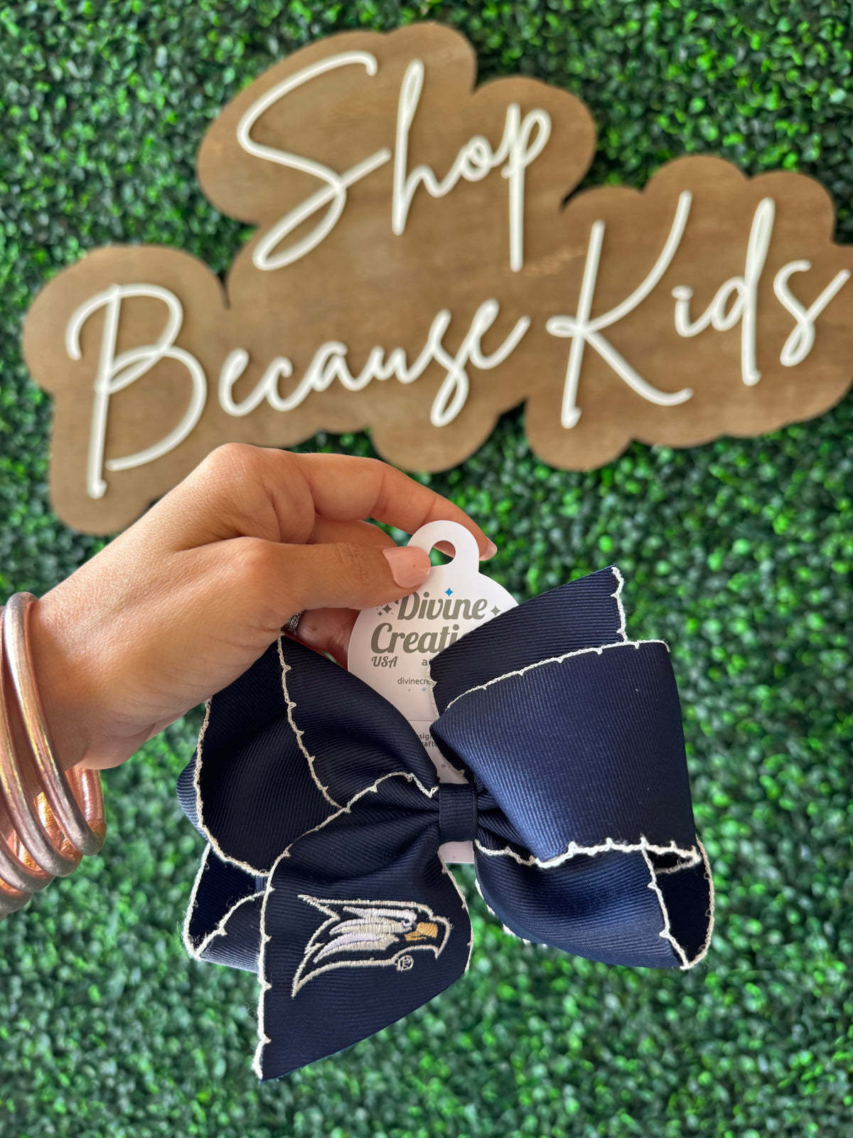 GS King Grosgrain Hair Bow with Moonstitch Edge and Embroidered Collegiate Logo